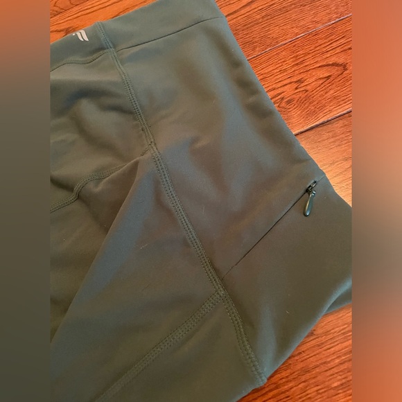 Fabletics || motion 365 legging - Picture 4 of 4